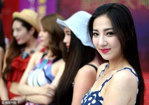 网红嫩模小说,绝色网红与神秘嫩模的跨界传奇